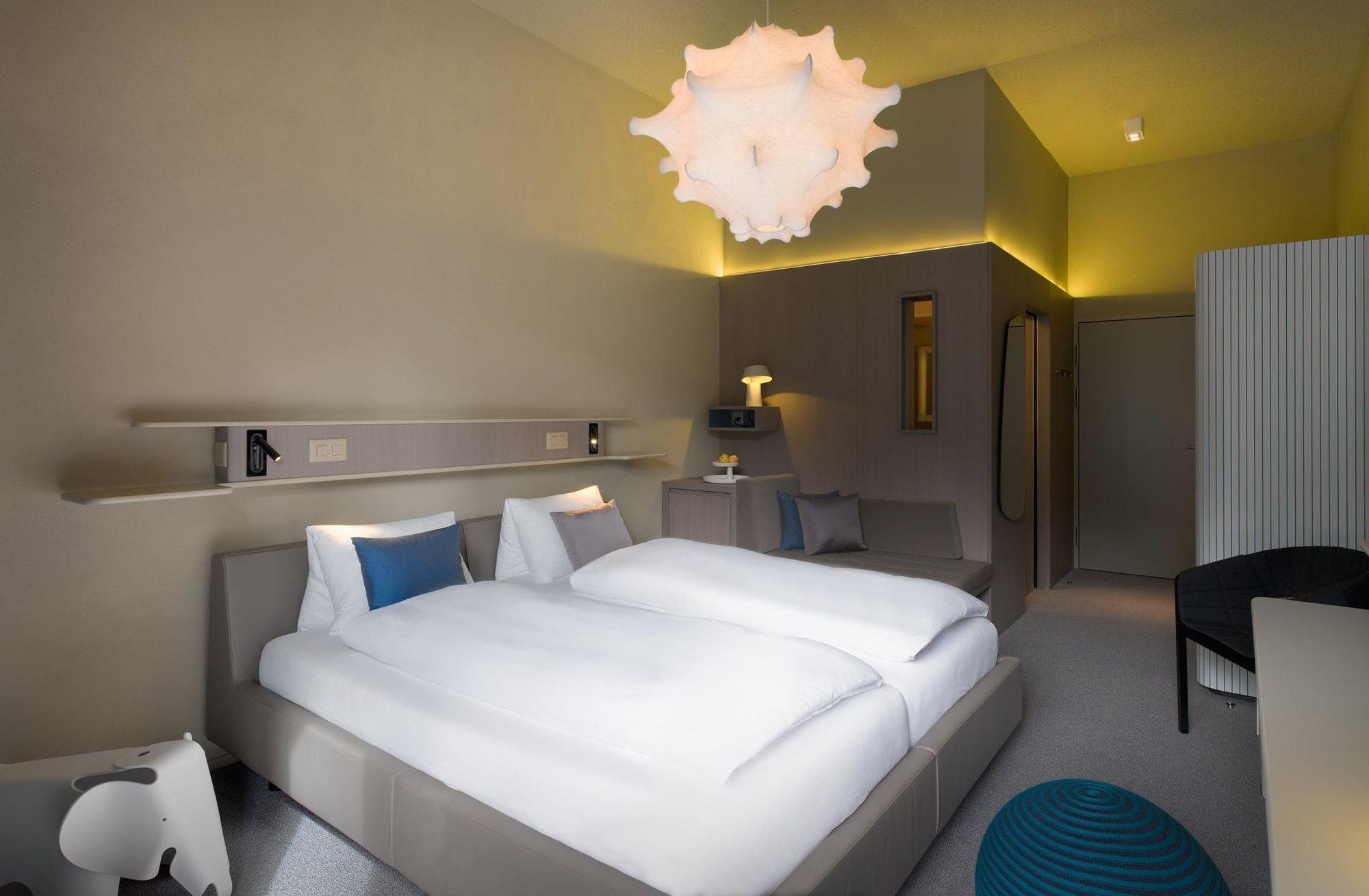 Badehotel Belvair Scuol Bagian luar foto